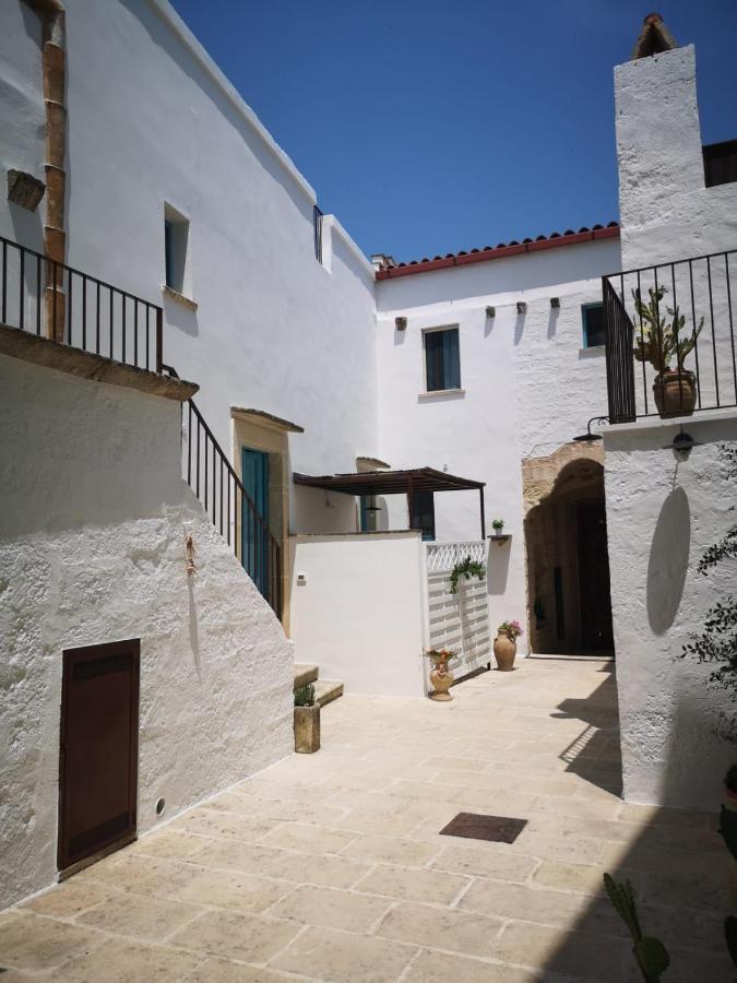 La Corte Dei Colori Spongano Exterior foto